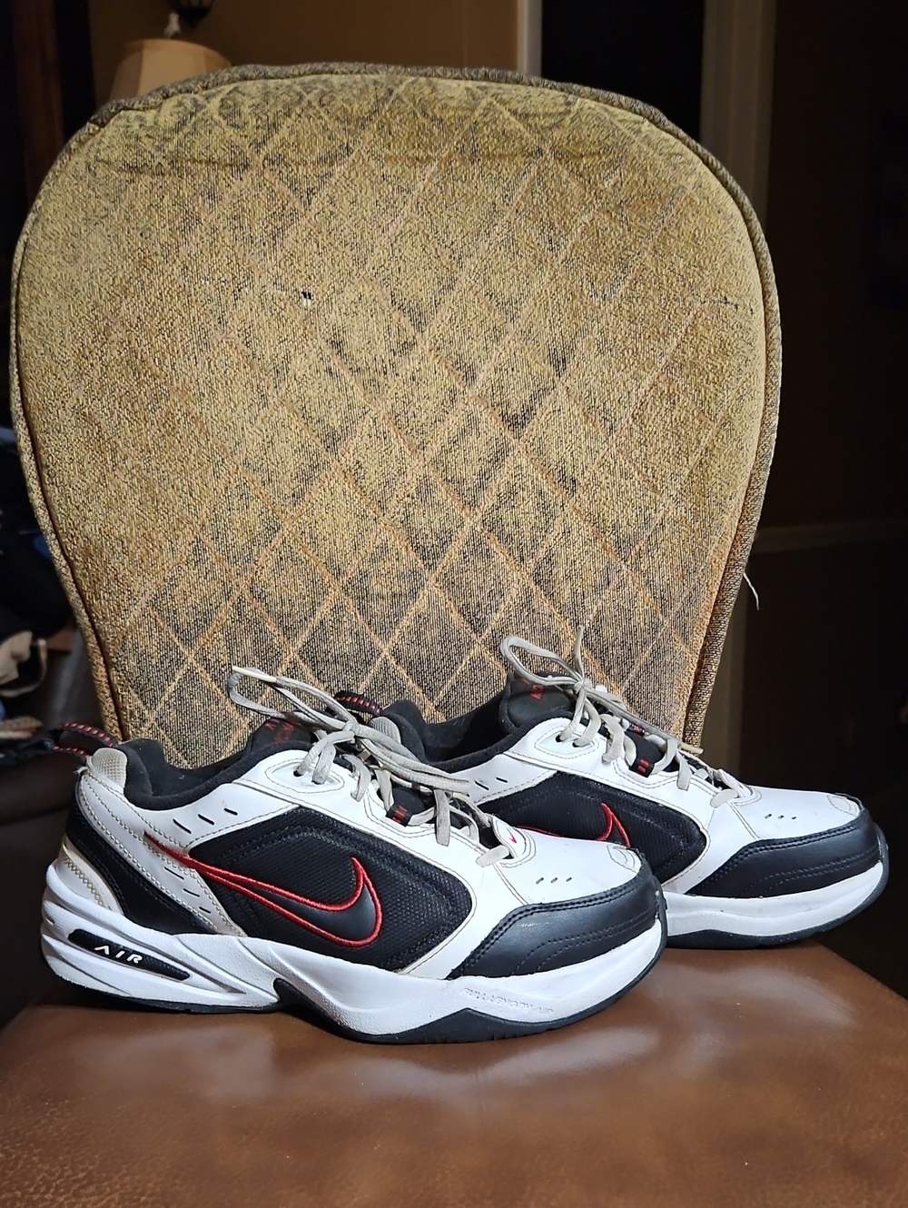 Nike Air Monarch IV 4E Wide White Black Varsity Red Sneakers Walking Shoes